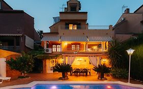 Chalet, Villa Rodeada De Naturaleza Piscina A Doce Klm De Valencia Y 7 Del Aeropuerto